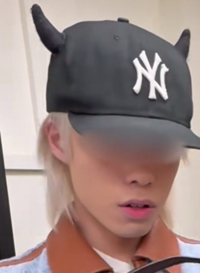 ピラフ星人顔出し