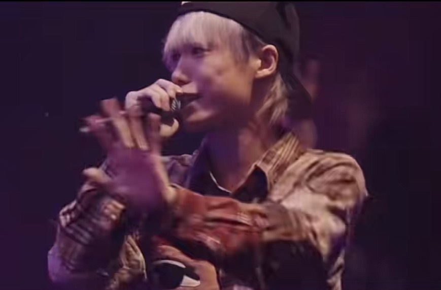 ピラフ星人顔出し